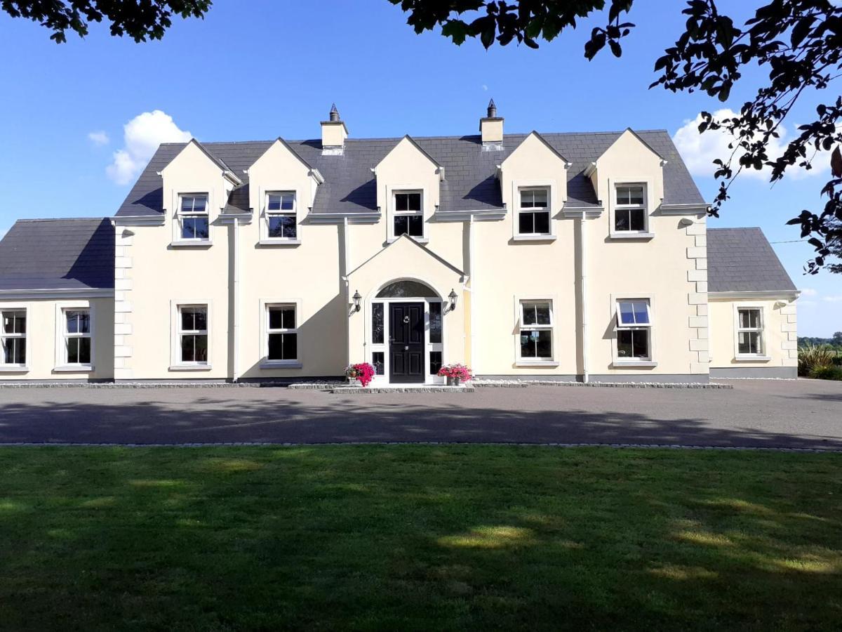 Single Or Twin Room In Lovely Country Residence Nobber Bagian luar foto