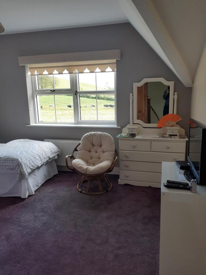 Single Or Twin Room In Lovely Country Residence Nobber Bagian luar foto