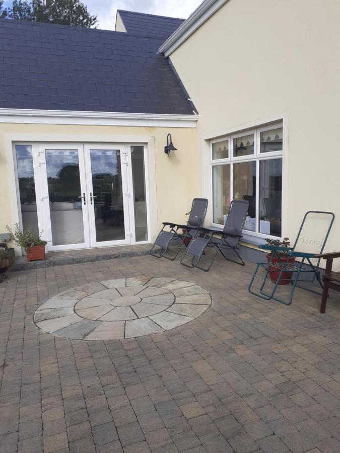 Single Or Twin Room In Lovely Country Residence Nobber Bagian luar foto